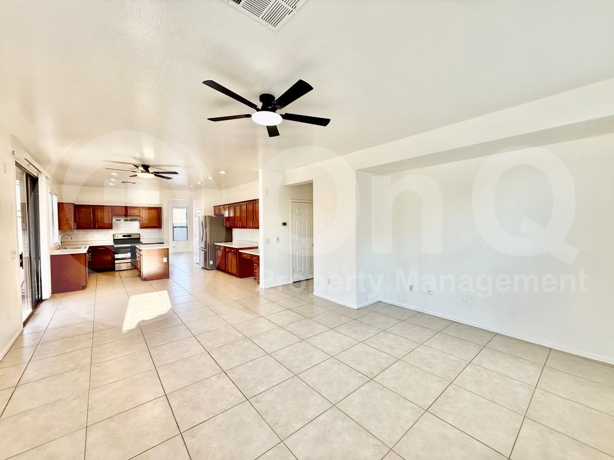 9940 E Medina Ave - Photo 7 of 35