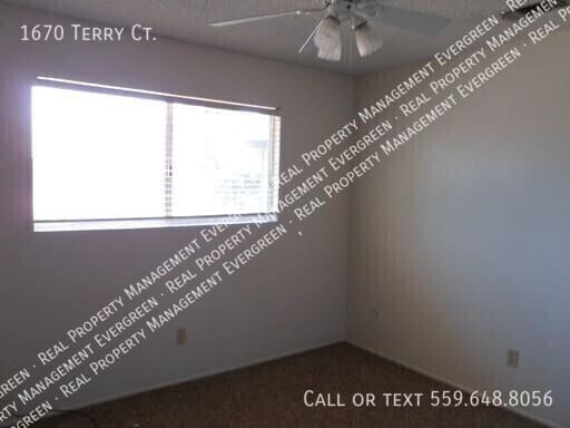 1670 Terry Ct - Photo 4 of 6