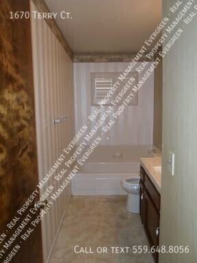 1670 Terry Ct - Photo 6 of 6