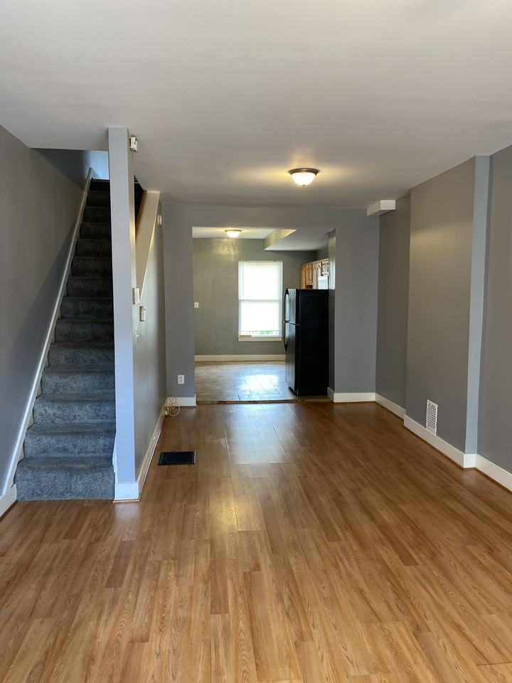 2652 Harlem Ave - Photo 2 of 9