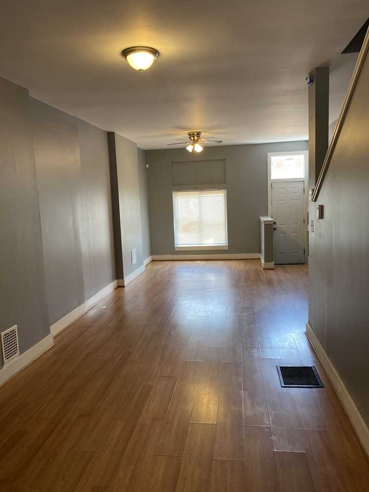 2652 Harlem Ave - Photo 3 of 9