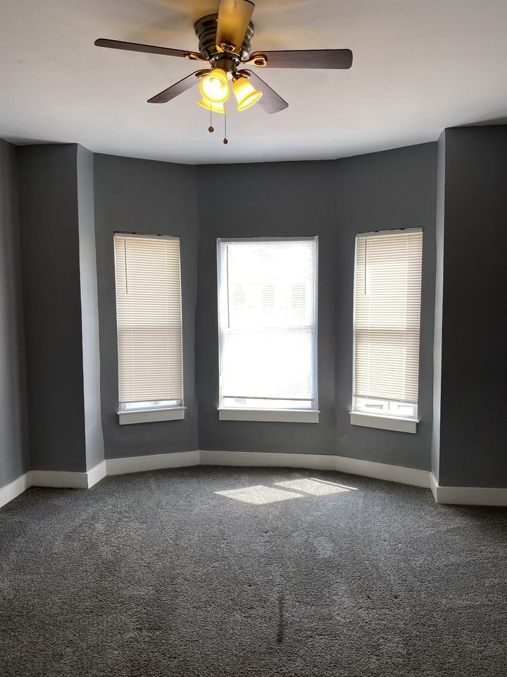 2652 Harlem Ave - Photo 5 of 9