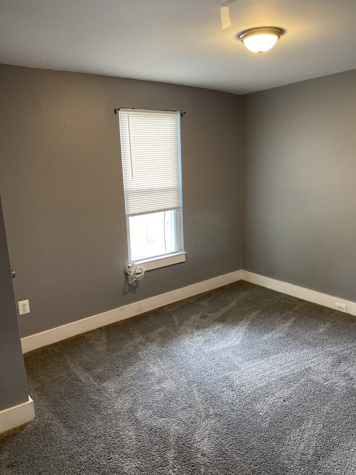 2652 Harlem Ave - Photo 6 of 9