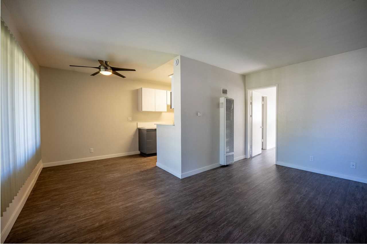Glen Crest Apartments - Photo 5 of 30