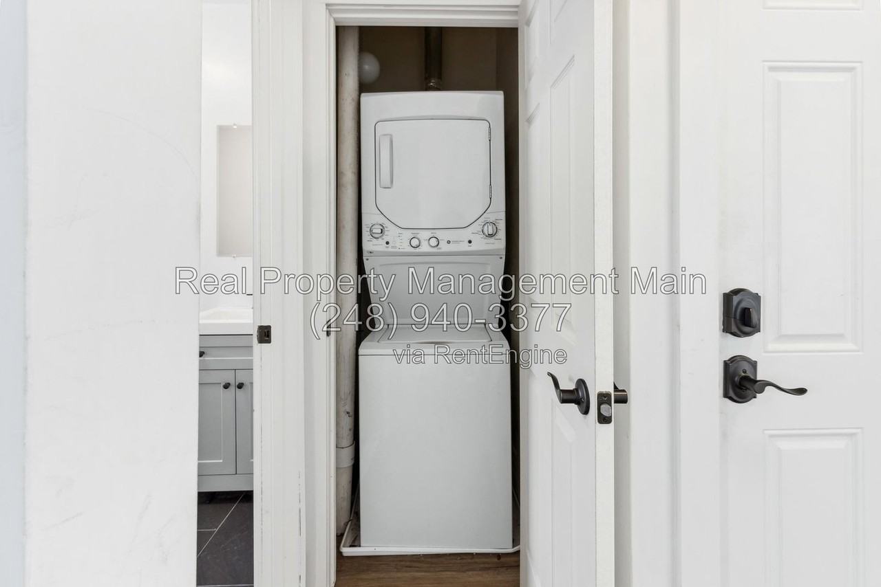1612 Bagley St #2 - Photo 5 of 14