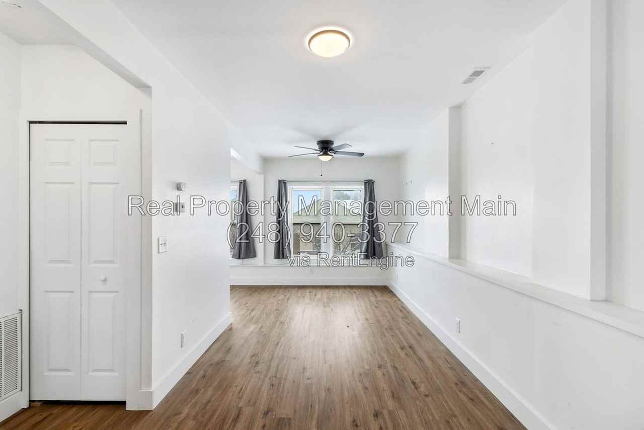 1612 Bagley St #2 - Photo 7 of 14