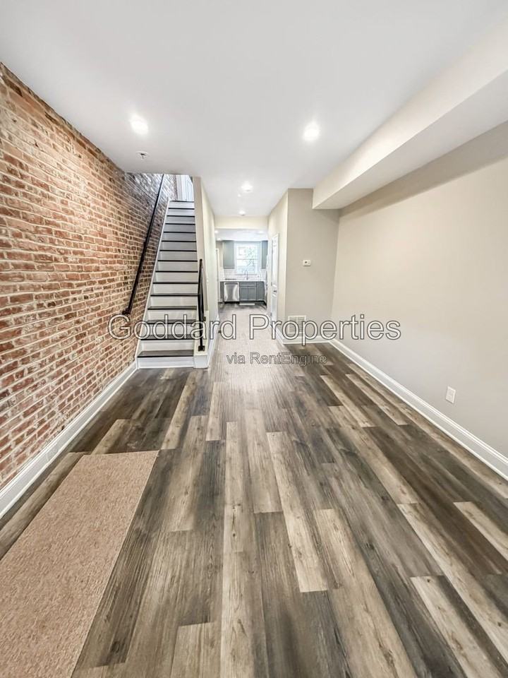 704 N Curley St - Photo 2 of 15