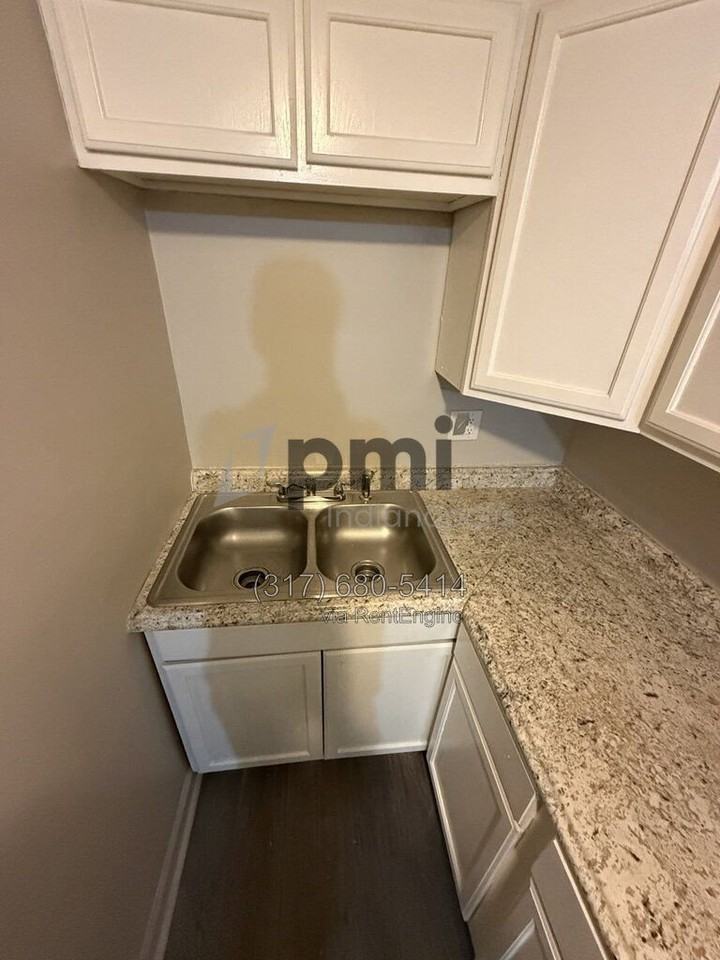 6220 E 11th St #103 - Photo 4 of 24