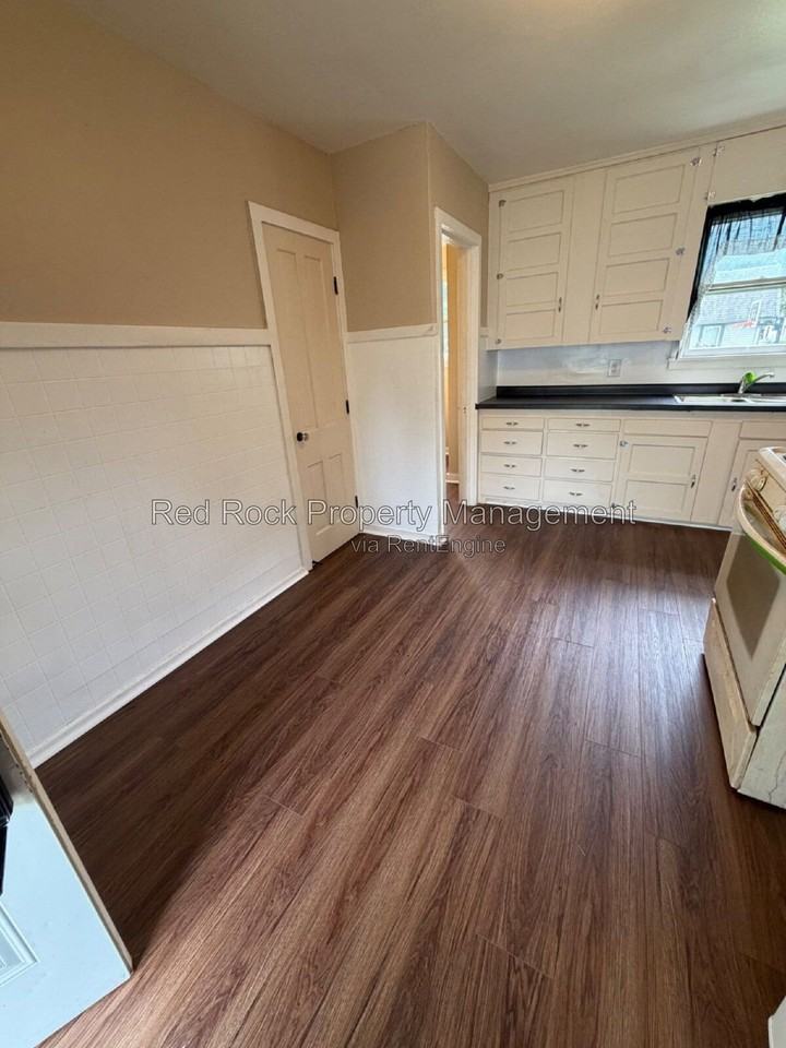 620 Chestnut St #3 - Photo 3 of 9