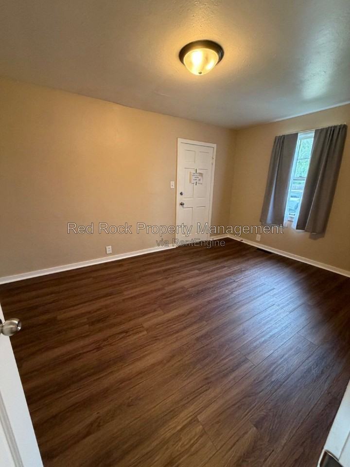 620 Chestnut St #3 - Photo 6 of 9