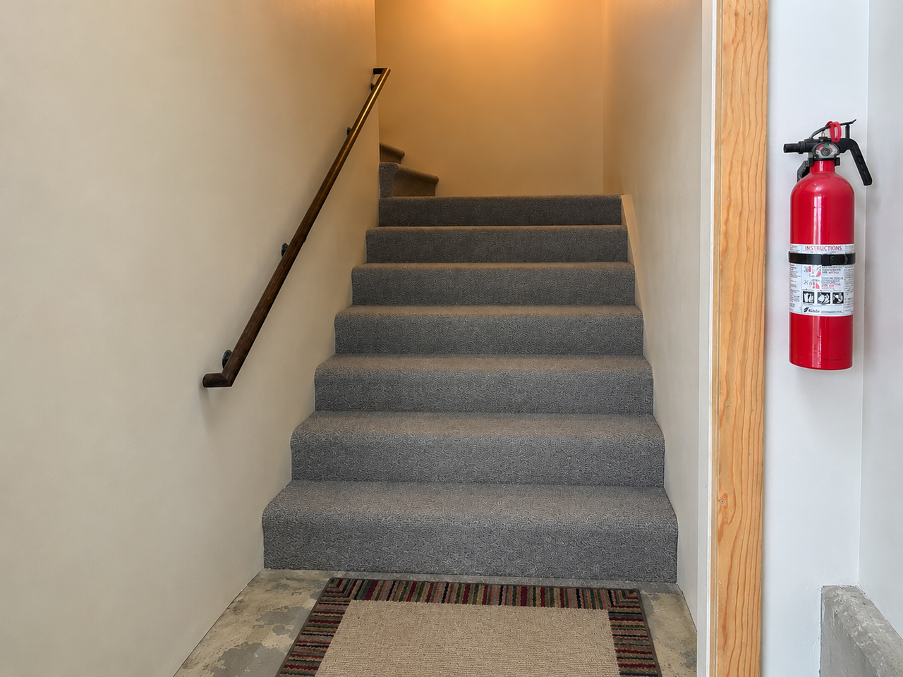 1679 Rosalie Dr - Photo 4 of 17