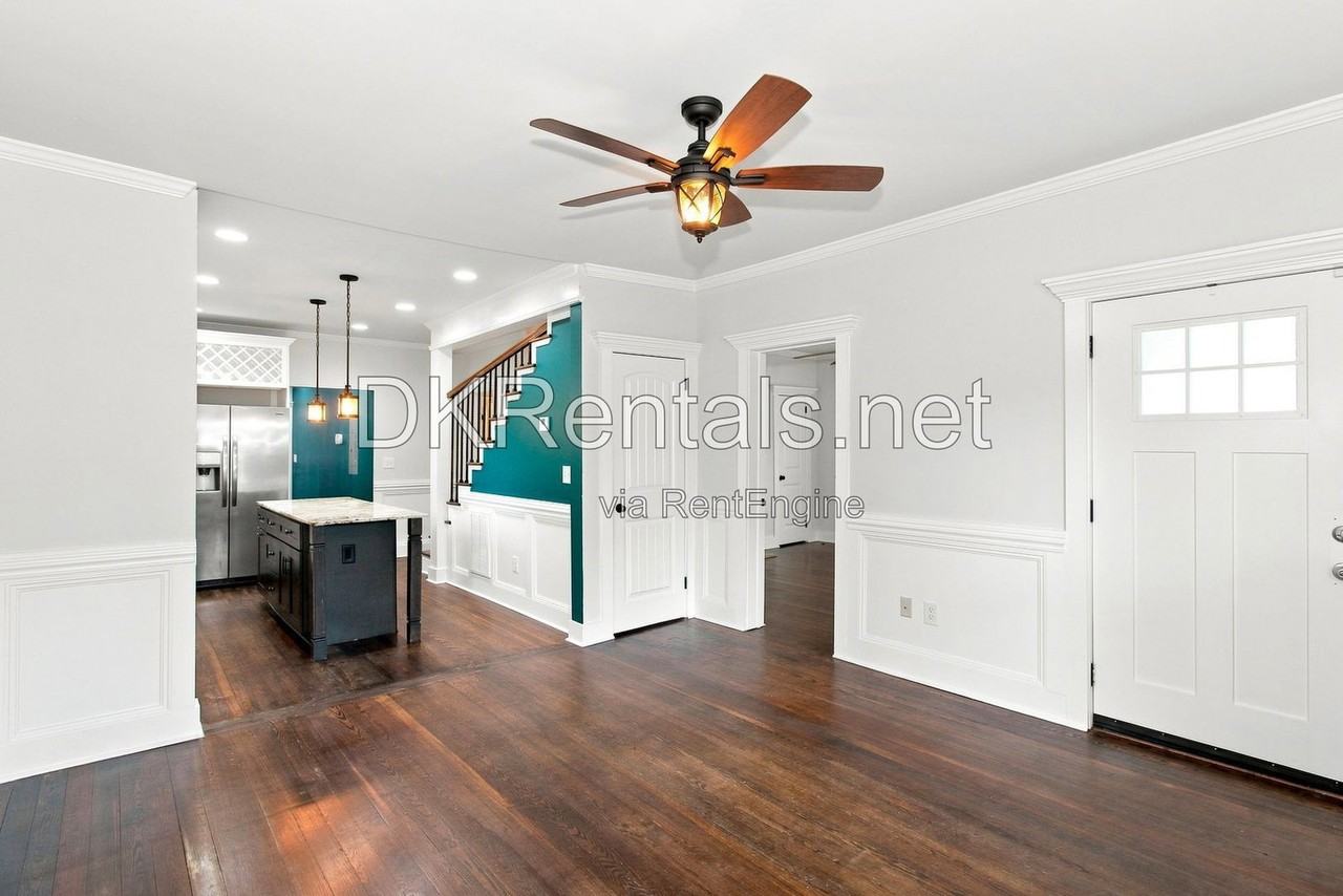 1845 Vesta Ave - Photo 6 of 15
