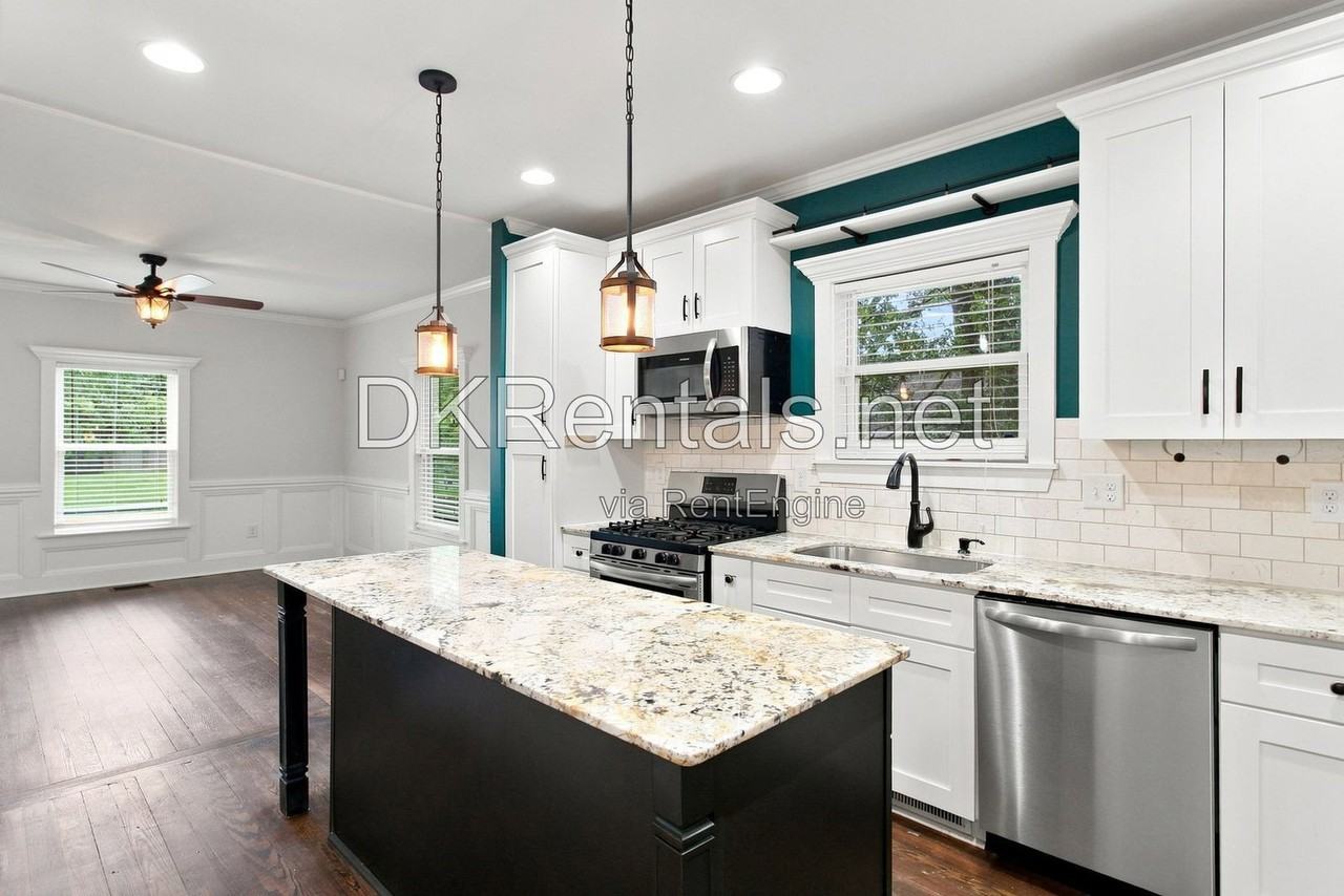 1845 Vesta Ave - Photo 7 of 15