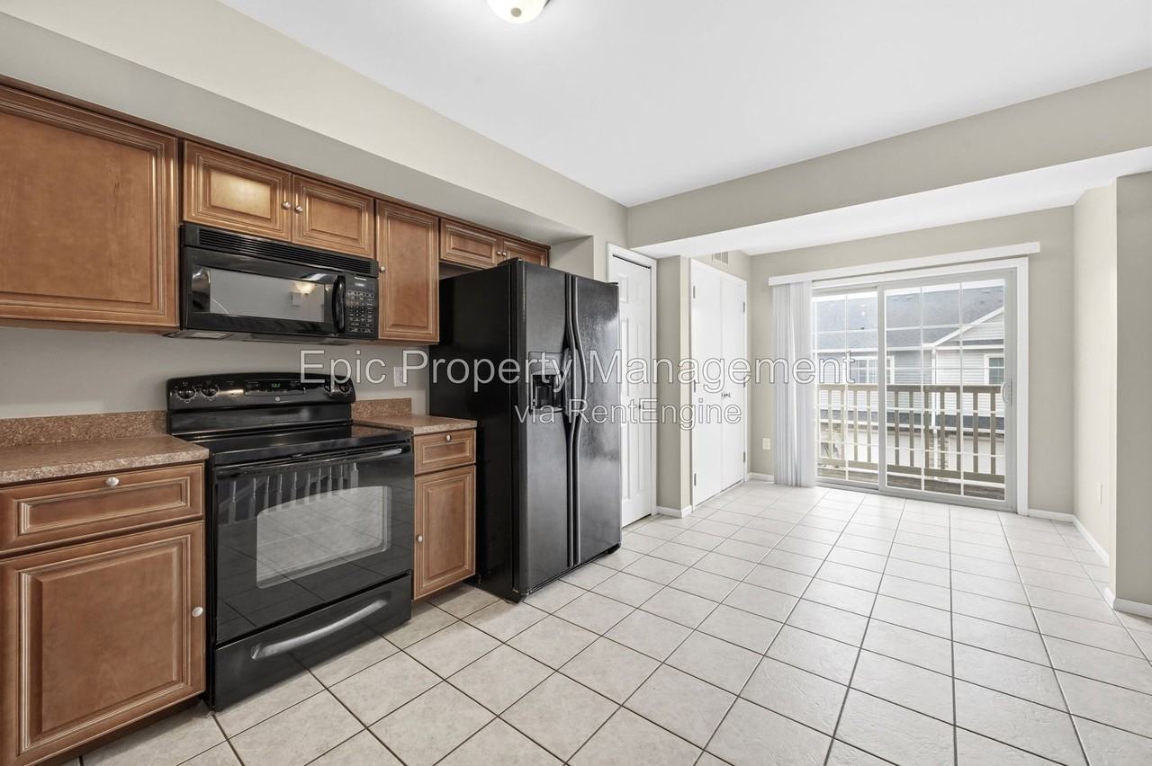 14204 Lakeside Blvd N - Photo 3 of 17