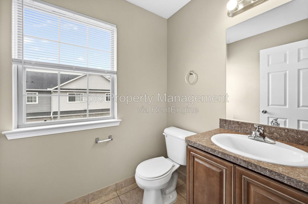 14204 Lakeside Blvd N - Photo 4 of 17