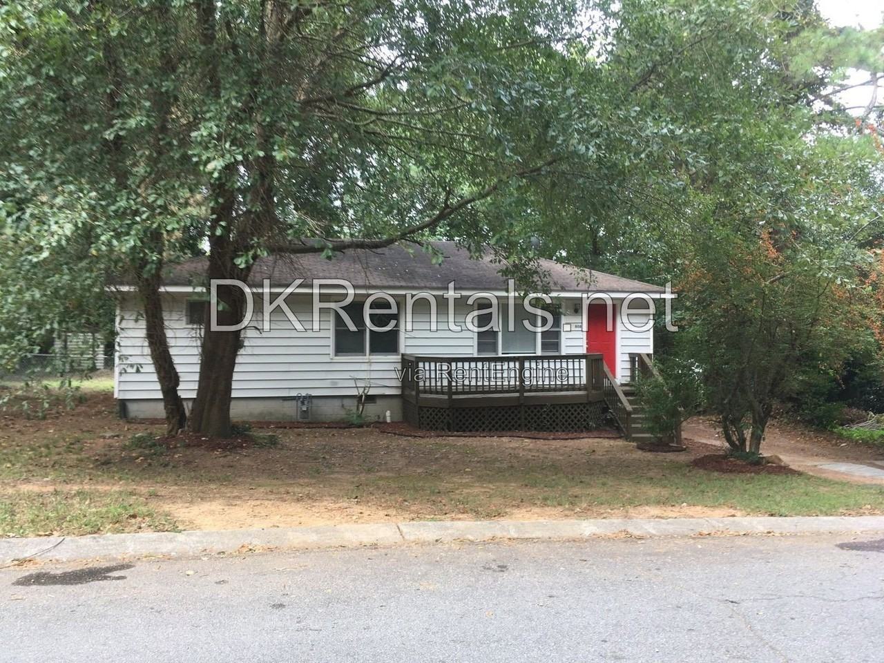 808 Meadow Pl - Photo 2 of 24