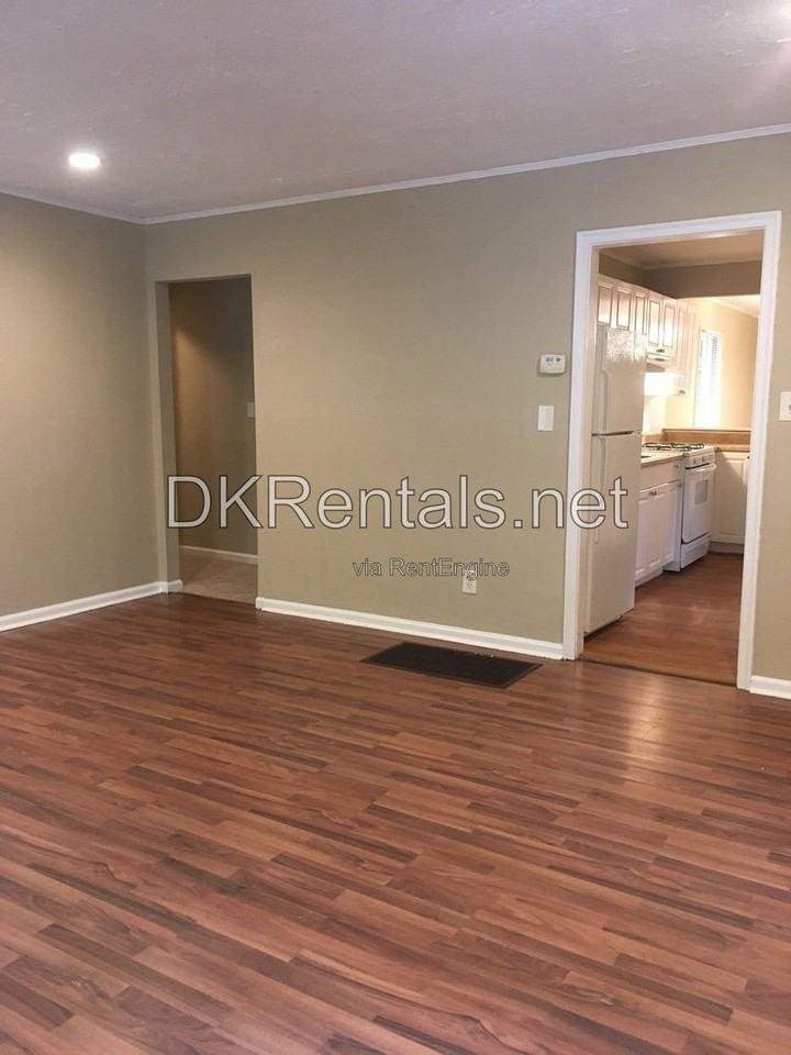 808 Meadow Pl - Photo 4 of 24