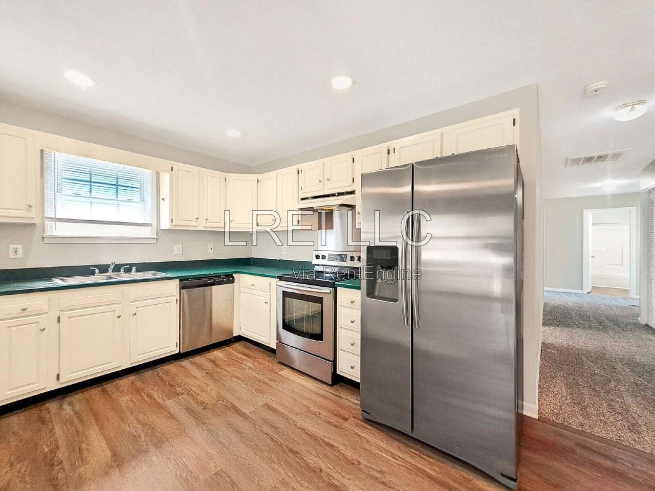 1504 Haskin Ave - Photo 3 of 13