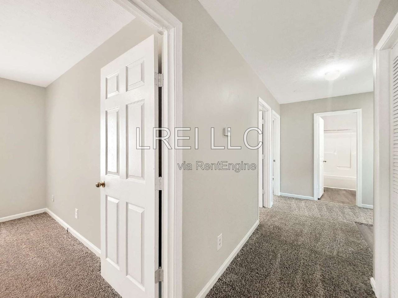 1504 Haskin Ave - Photo 4 of 13