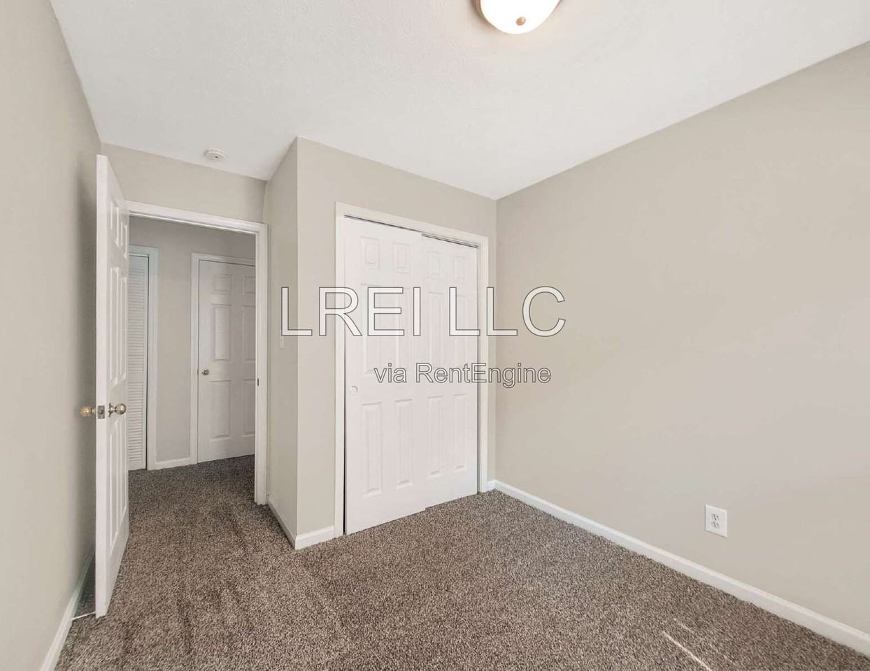 1504 Haskin Ave - Photo 5 of 13