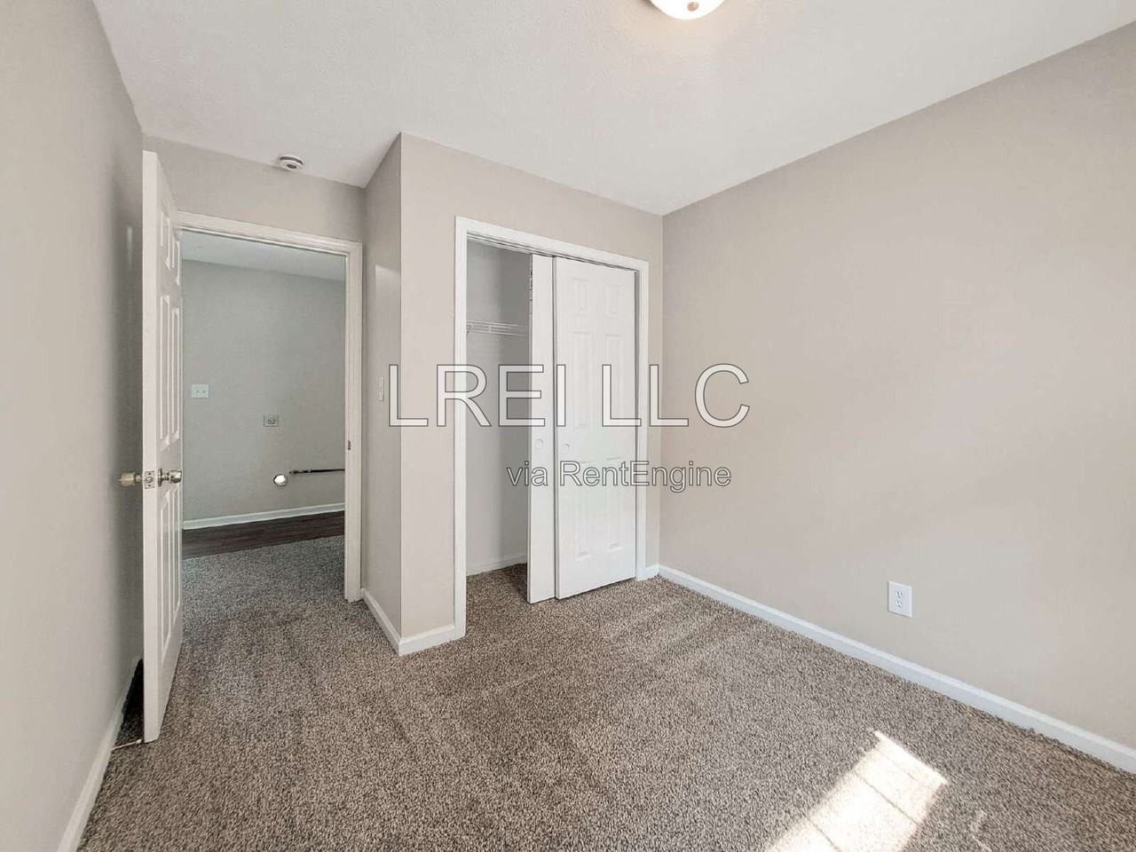 1504 Haskin Ave - Photo 7 of 13
