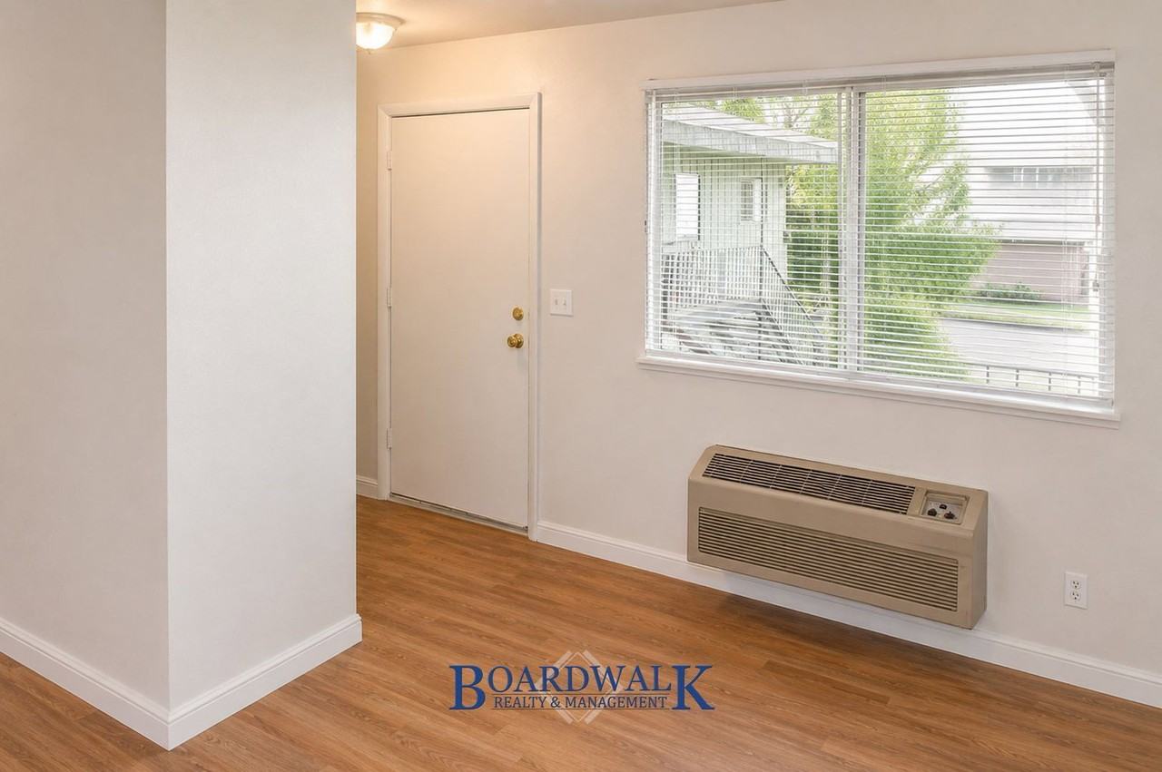161 E Beryl Ave #8 - Photo 3 of 20