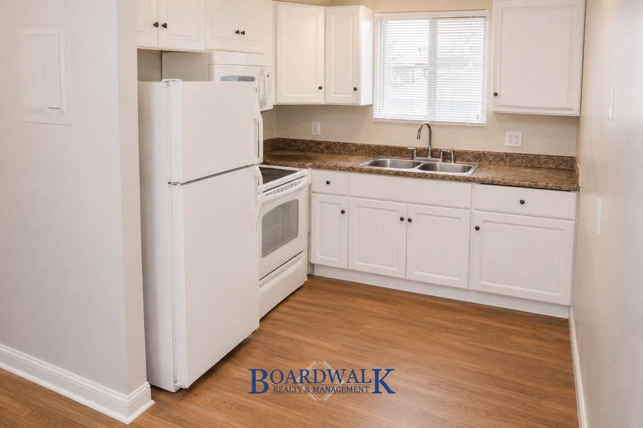 161 E Beryl Ave #8 - Photo 6 of 20