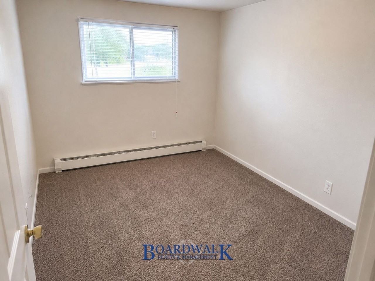 161 E Beryl Ave #8 - Photo 7 of 20