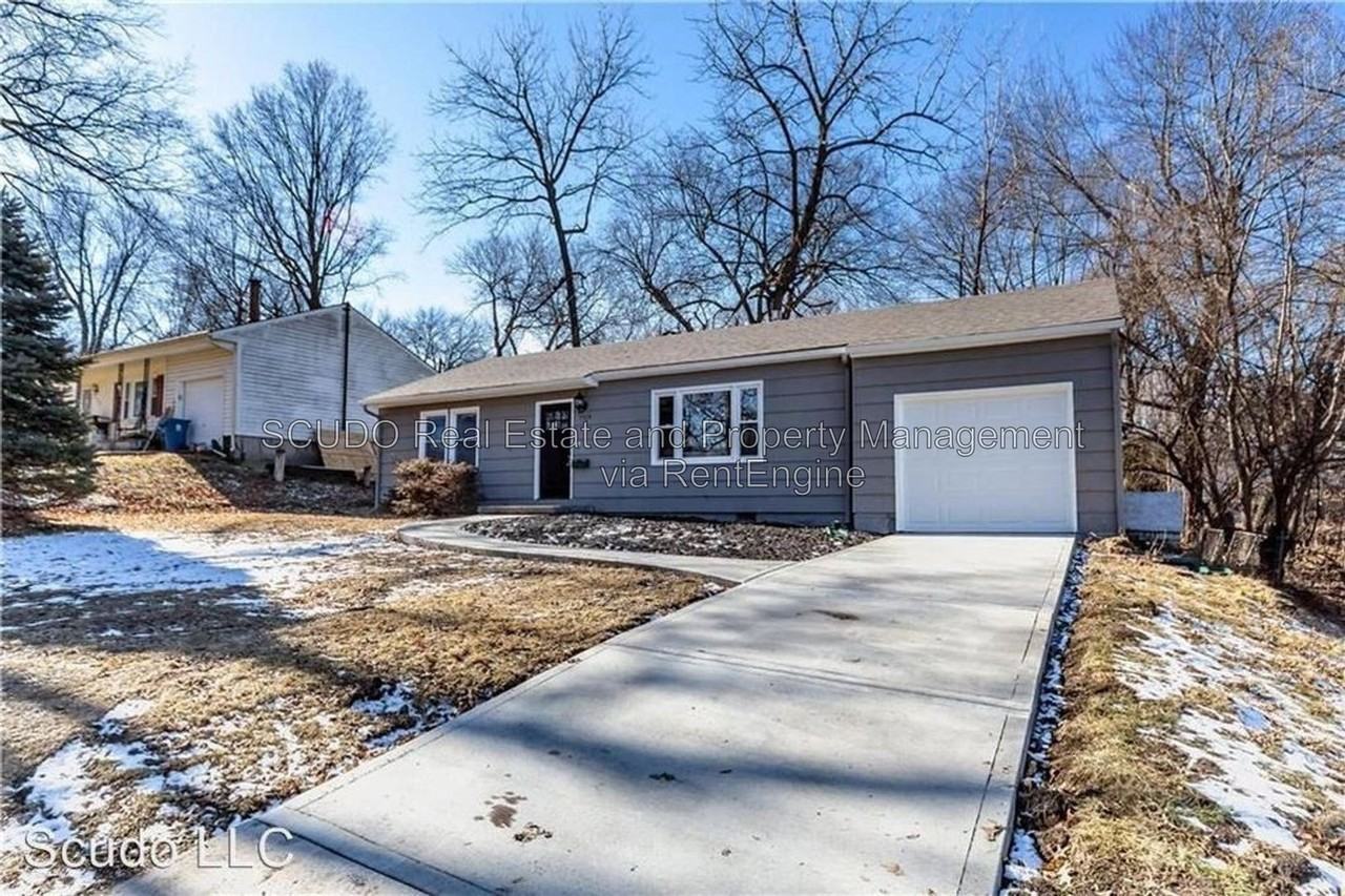 7524 Pawnee St - Photo 3 of 28