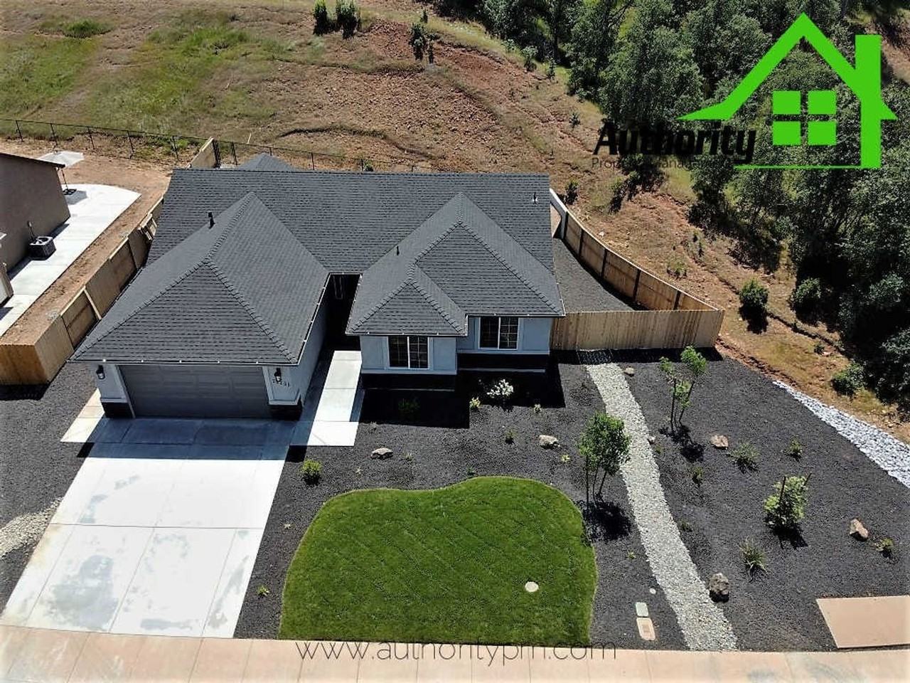 20231 Ballentine Dr - Photo 2 of 31