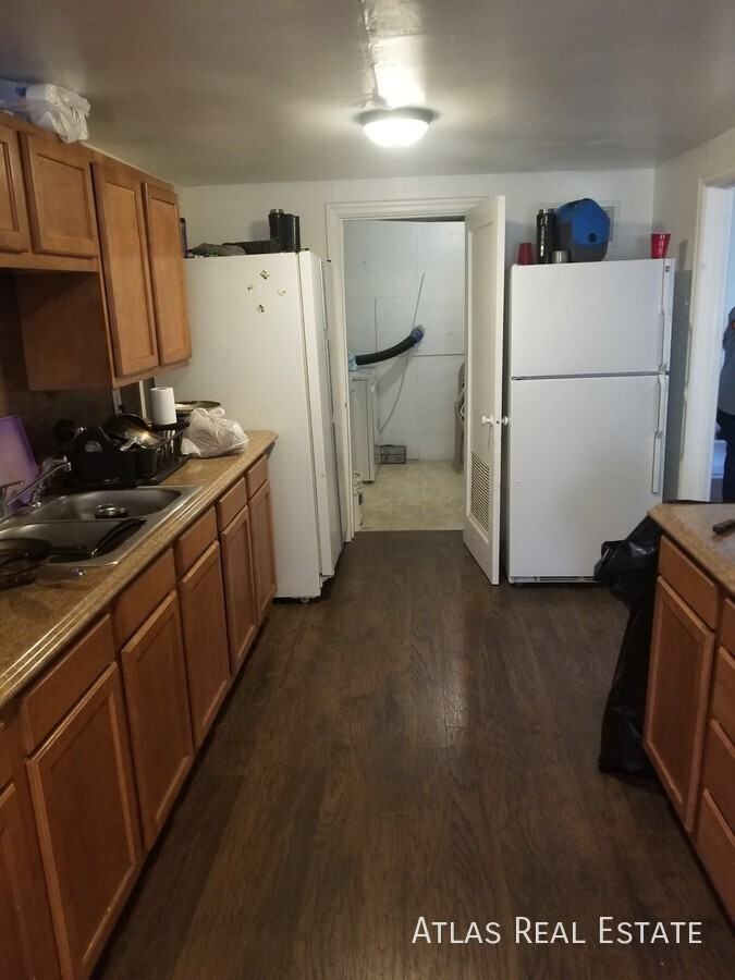 871 E Egbert St - Photo 4 of 11