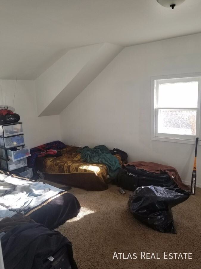 871 E Egbert St - Photo 5 of 11