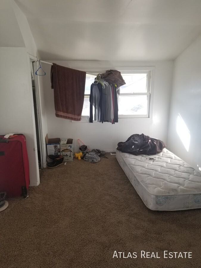 871 E Egbert St - Photo 6 of 11