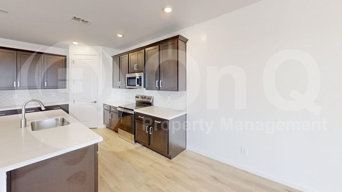 34007 N Germander Dr - Photo 3 of 23