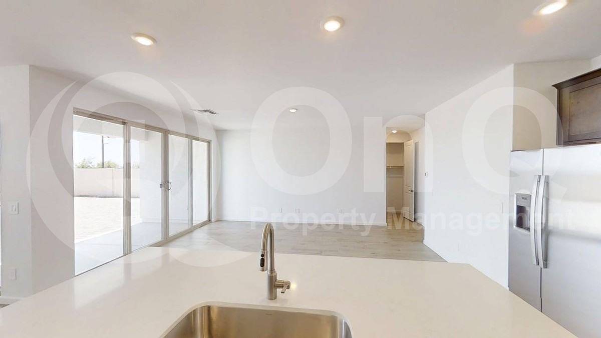 34007 N Germander Dr - Photo 6 of 23