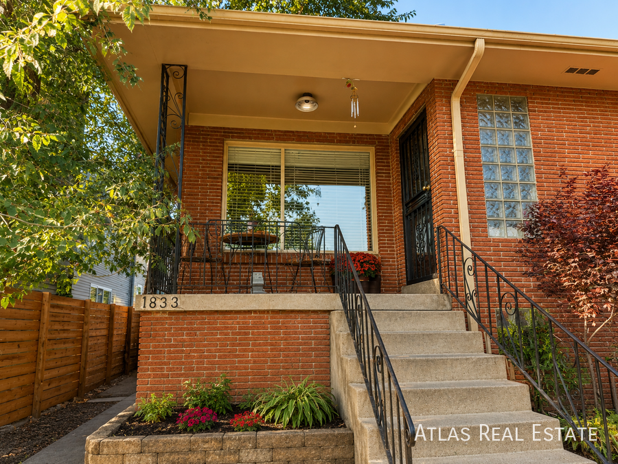 1833 N Hooker St - Photo 2 of 25