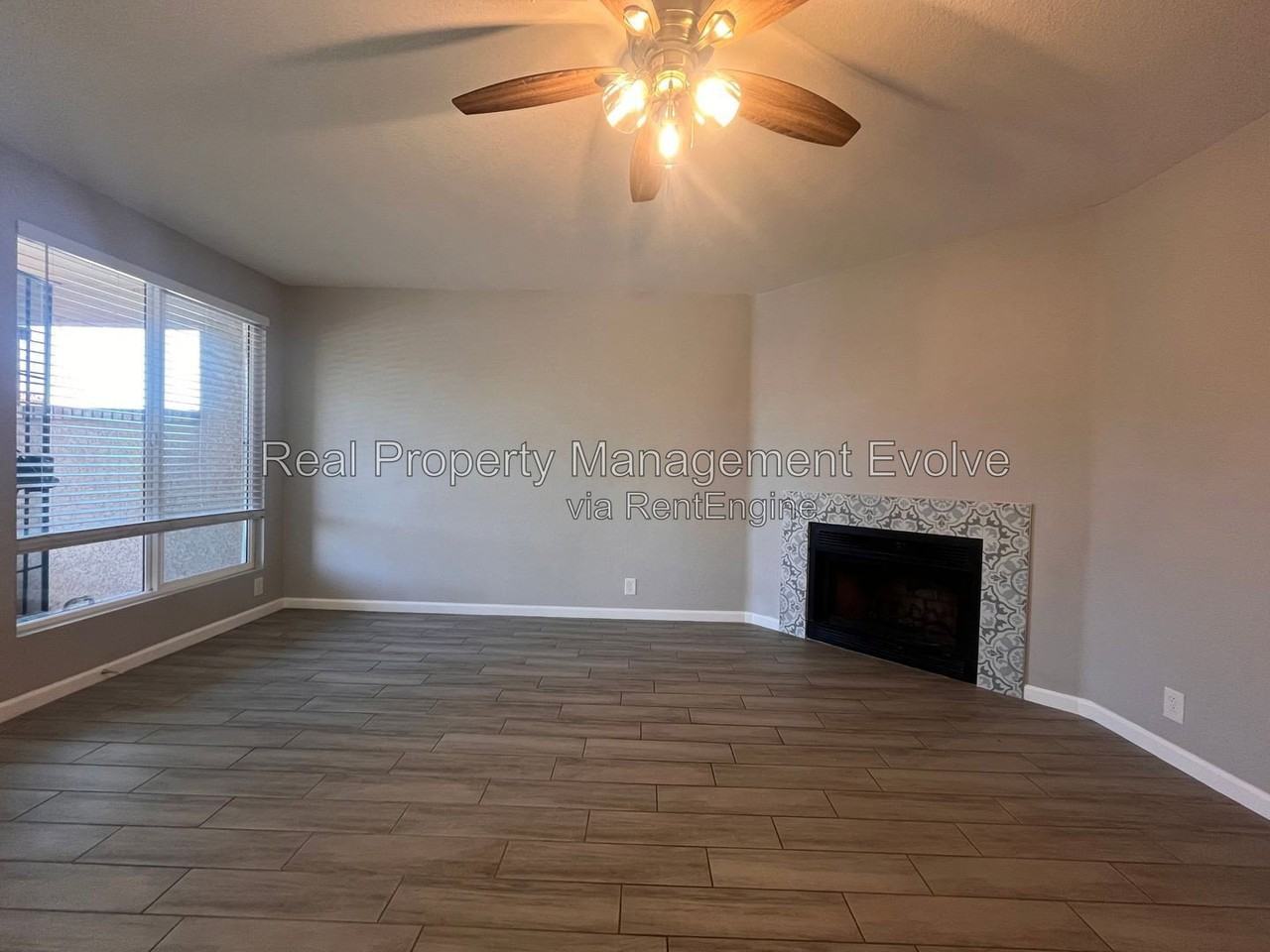 408 W Blackhawk Dr #1 - Photo 6 of 28