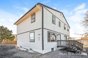 featured image of 3210 W Longfellow Pl #A