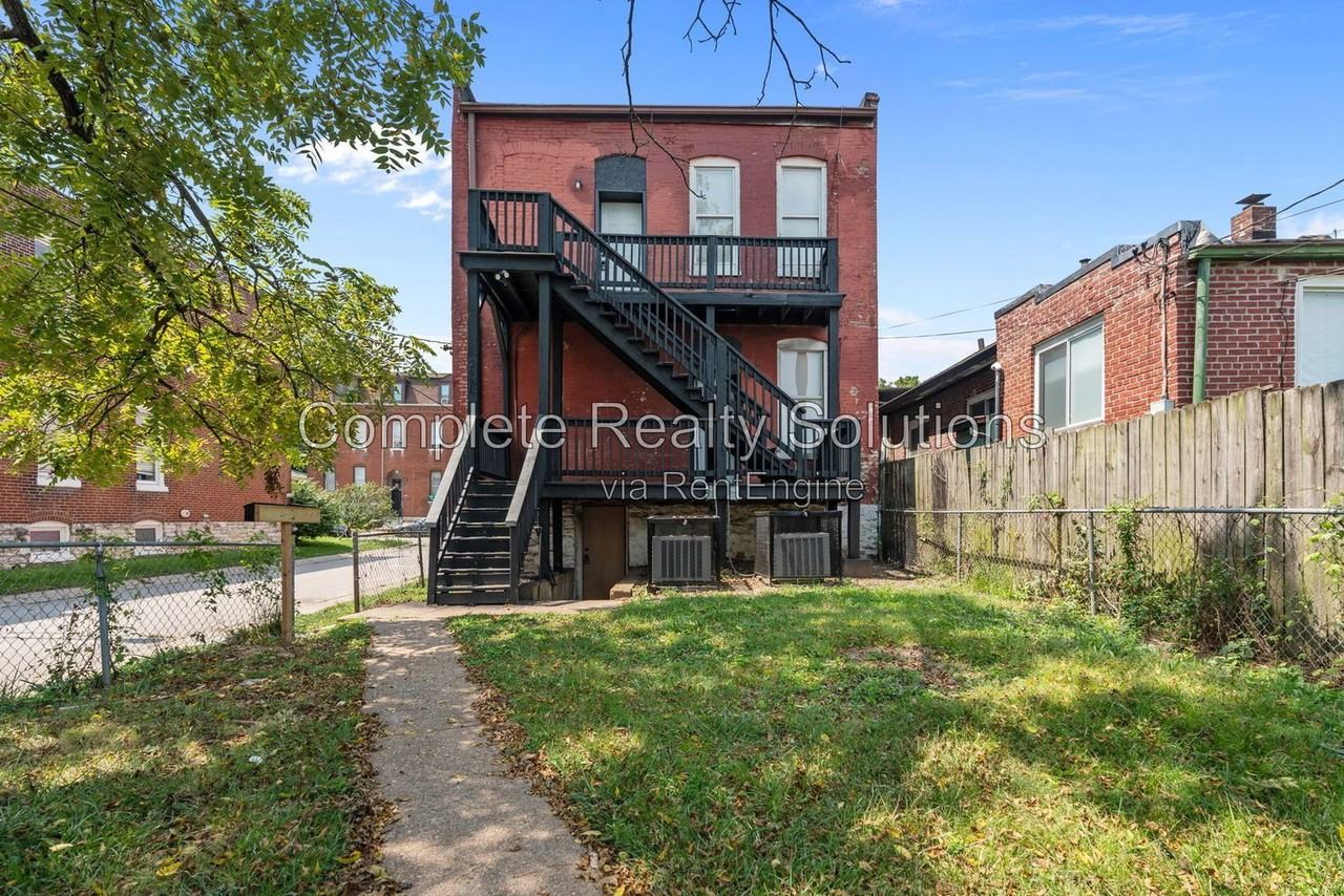 2928 Texas Ave #1F - Photo 4 of 28