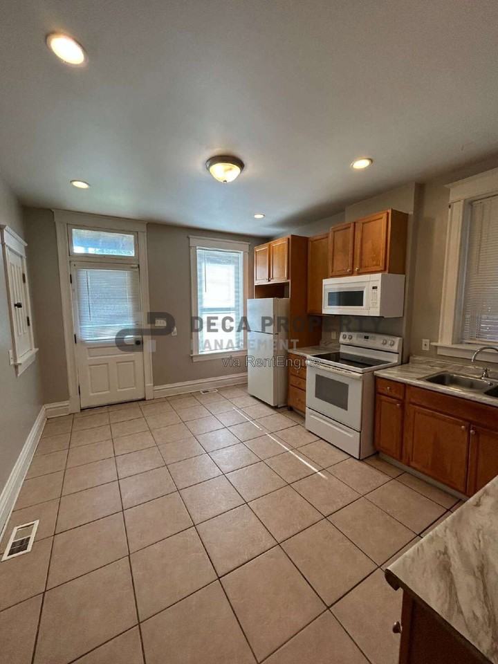4546 Virginia Ave - Photo 6 of 17