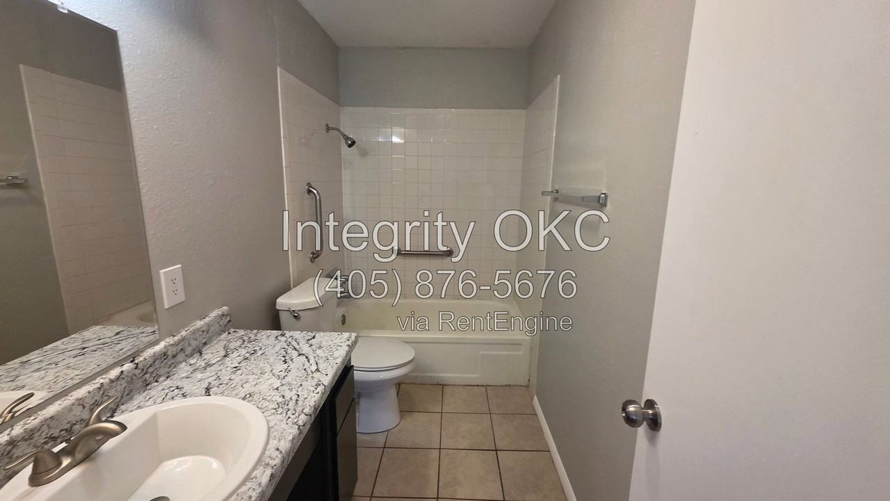 3907 N Rockwell Ave #221 - Photo 2 of 19