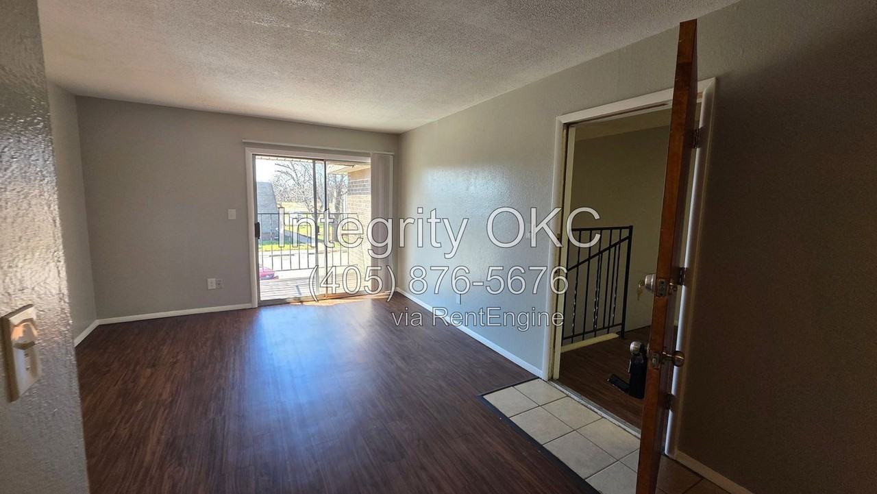 3907 N Rockwell Ave #221 - Photo 3 of 19