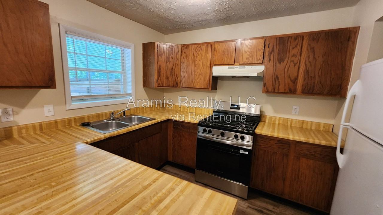 2320 Highpoint Rd #1 - Photo 2 of 11