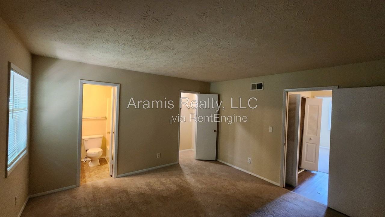 2320 Highpoint Rd #1 - Photo 5 of 11