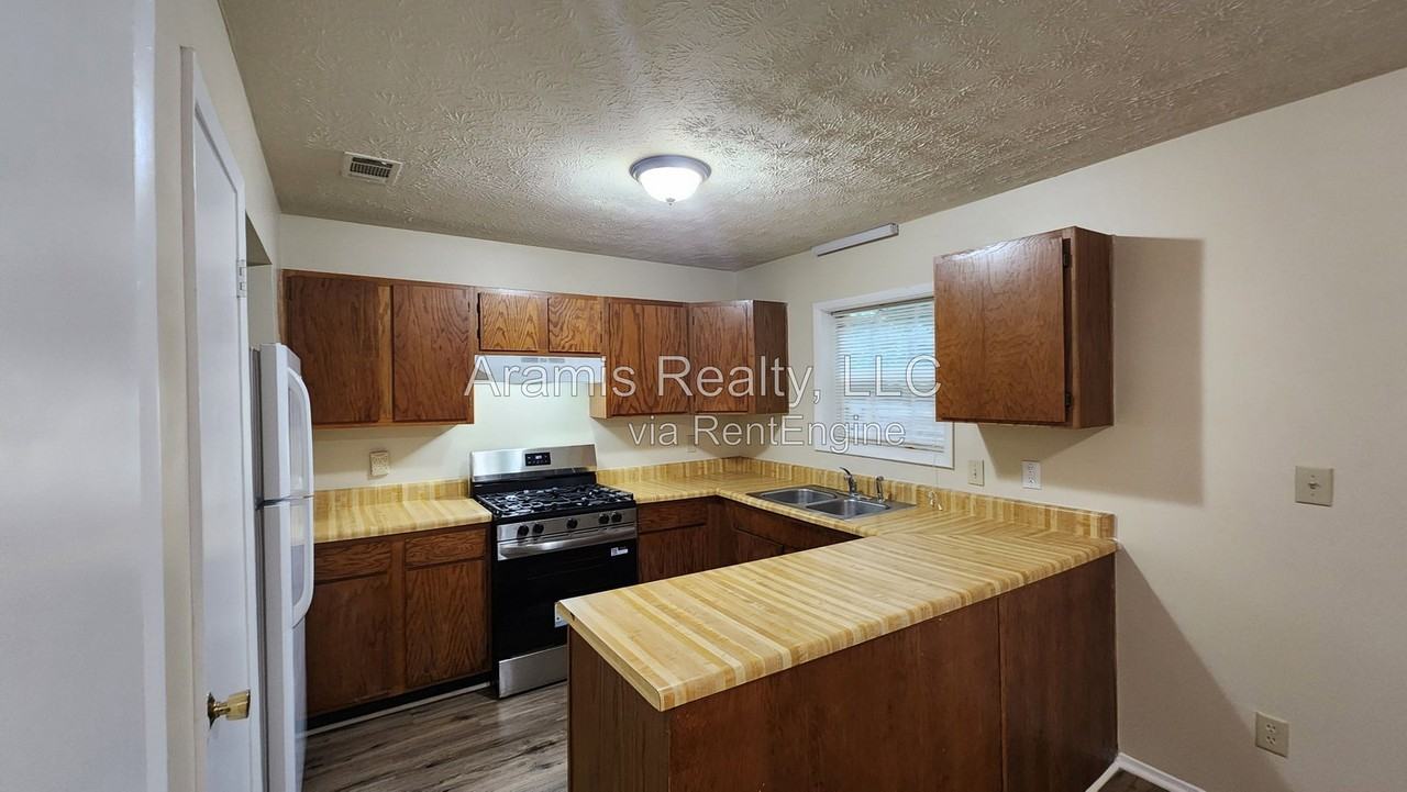 2326 Highpoint Rd #1 - Photo 2 of 11
