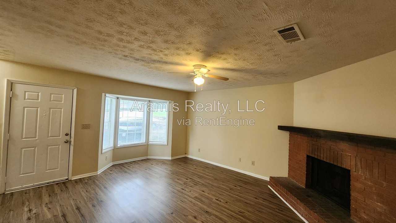 2326 Highpoint Rd #1 - Photo 4 of 11