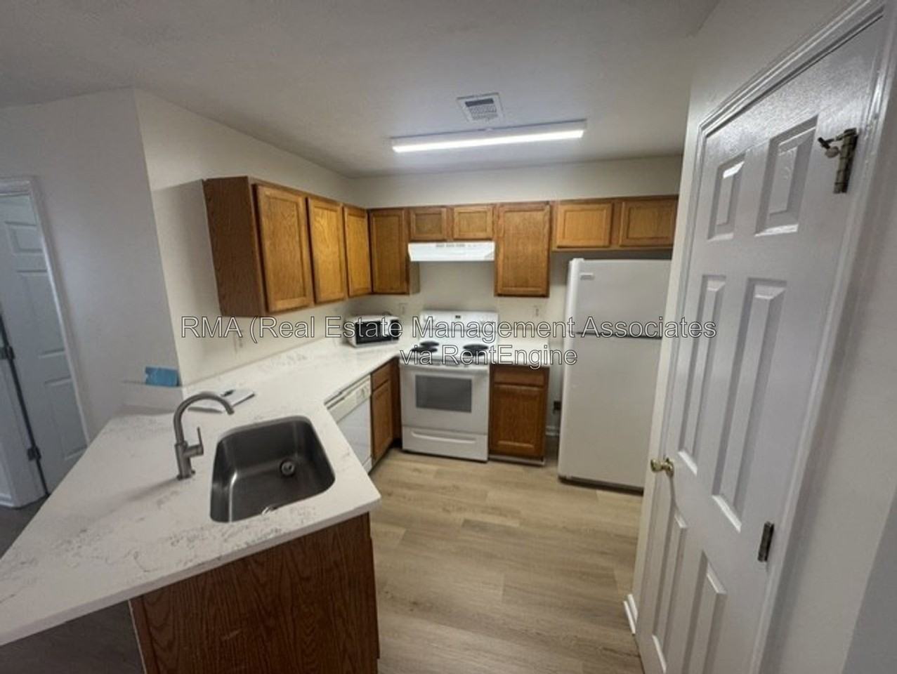 1330 Labonte Pkwy - Photo 4 of 14