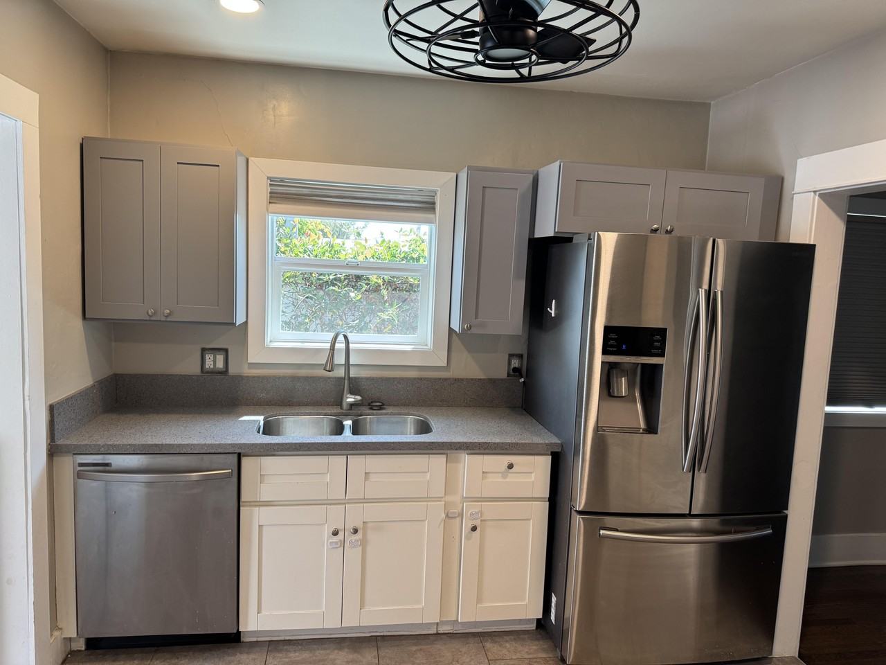 3670 Landis St - Photo 2 of 19