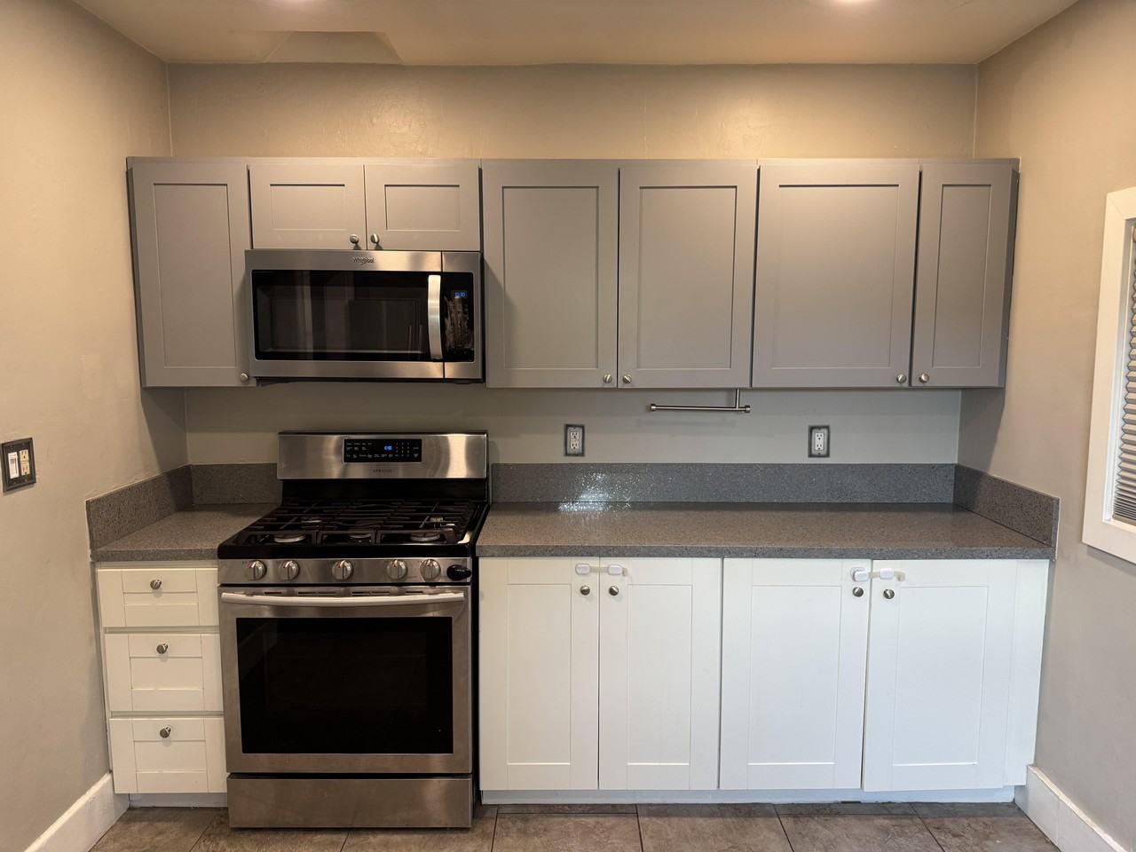 3670 Landis St - Photo 4 of 19
