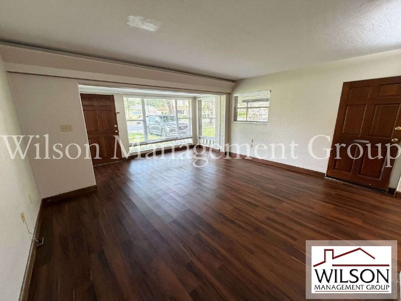 3215 N Orange Ave - Photo 5 of 14